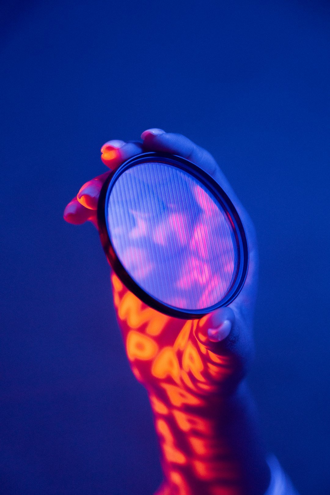 services-02 orange-and-blue-round-light-dgxgdairmk0